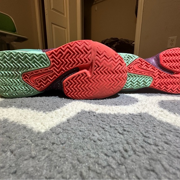 Nike LeBron Witness VII SE - Picture 3 of 3